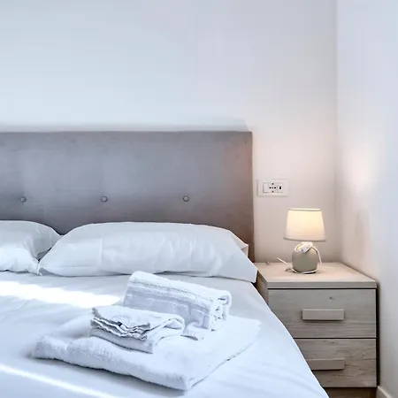Blueshouse Carracci Bed & Breakfast *